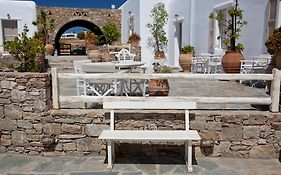 Eleni'S Village Suites